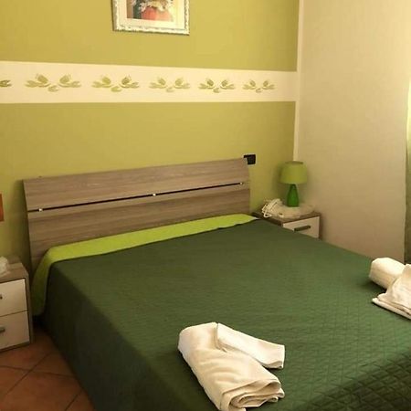 קאסטלמארה דל גולפו Appartamento In Villa Splendente מראה חיצוני תמונה