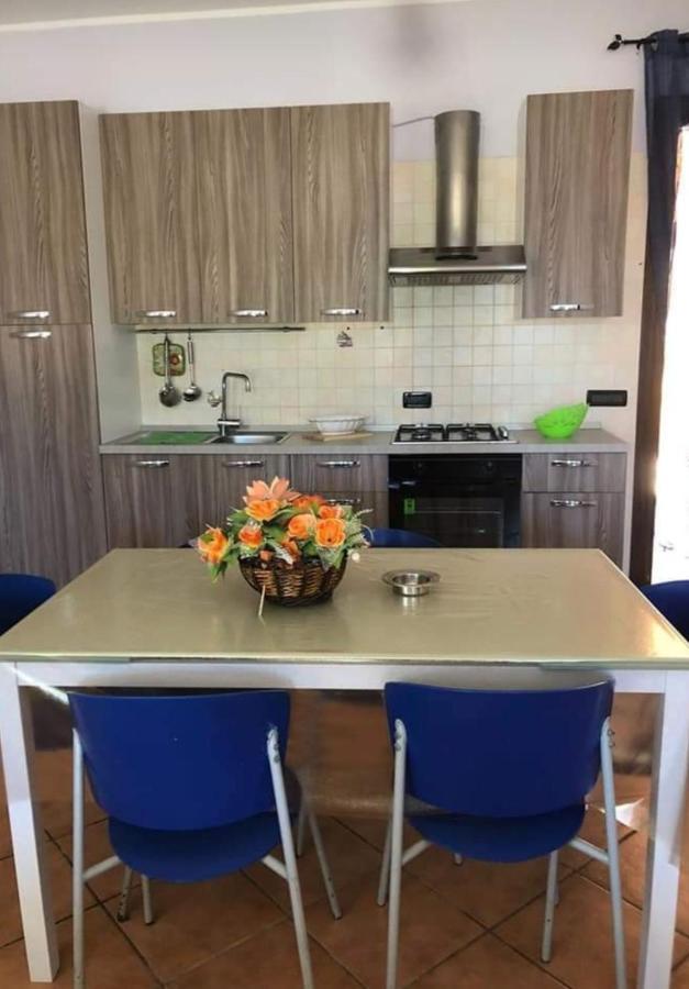 קאסטלמארה דל גולפו Appartamento In Villa Splendente מראה חיצוני תמונה