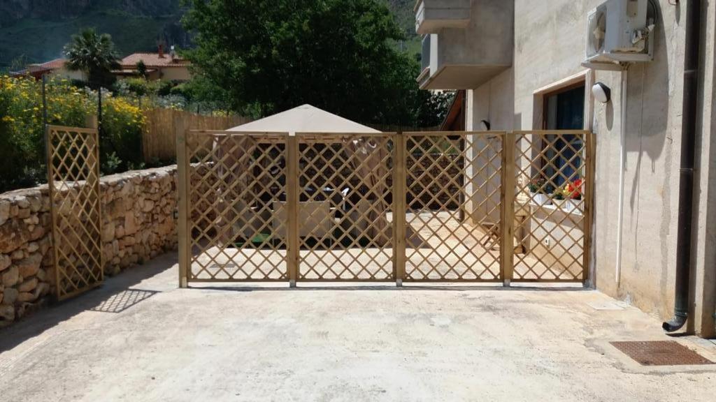 קאסטלמארה דל גולפו Appartamento In Villa Splendente מראה חיצוני תמונה